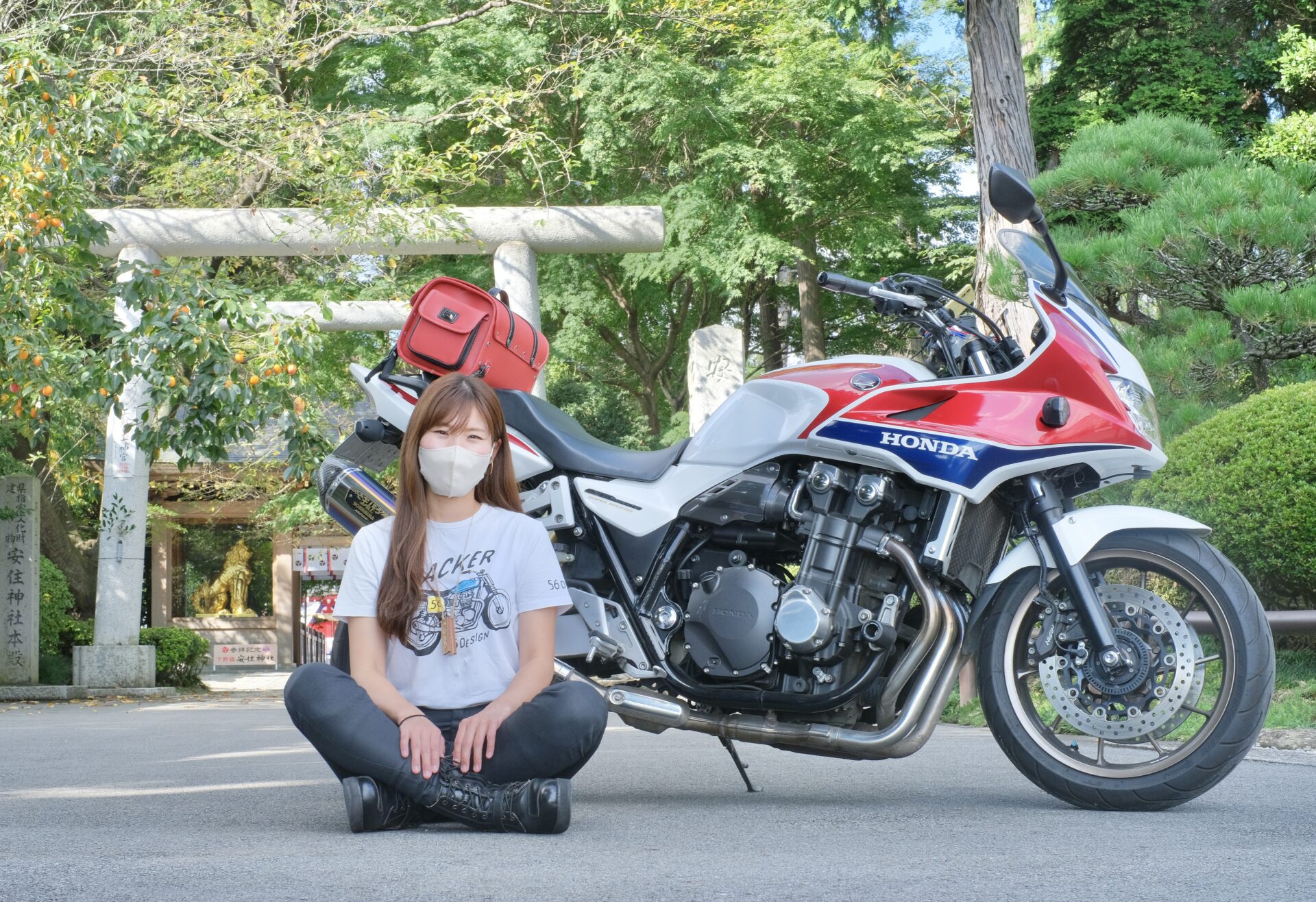 神社の鳥居前のCB1300SBとsuu - suuちゃんねる
