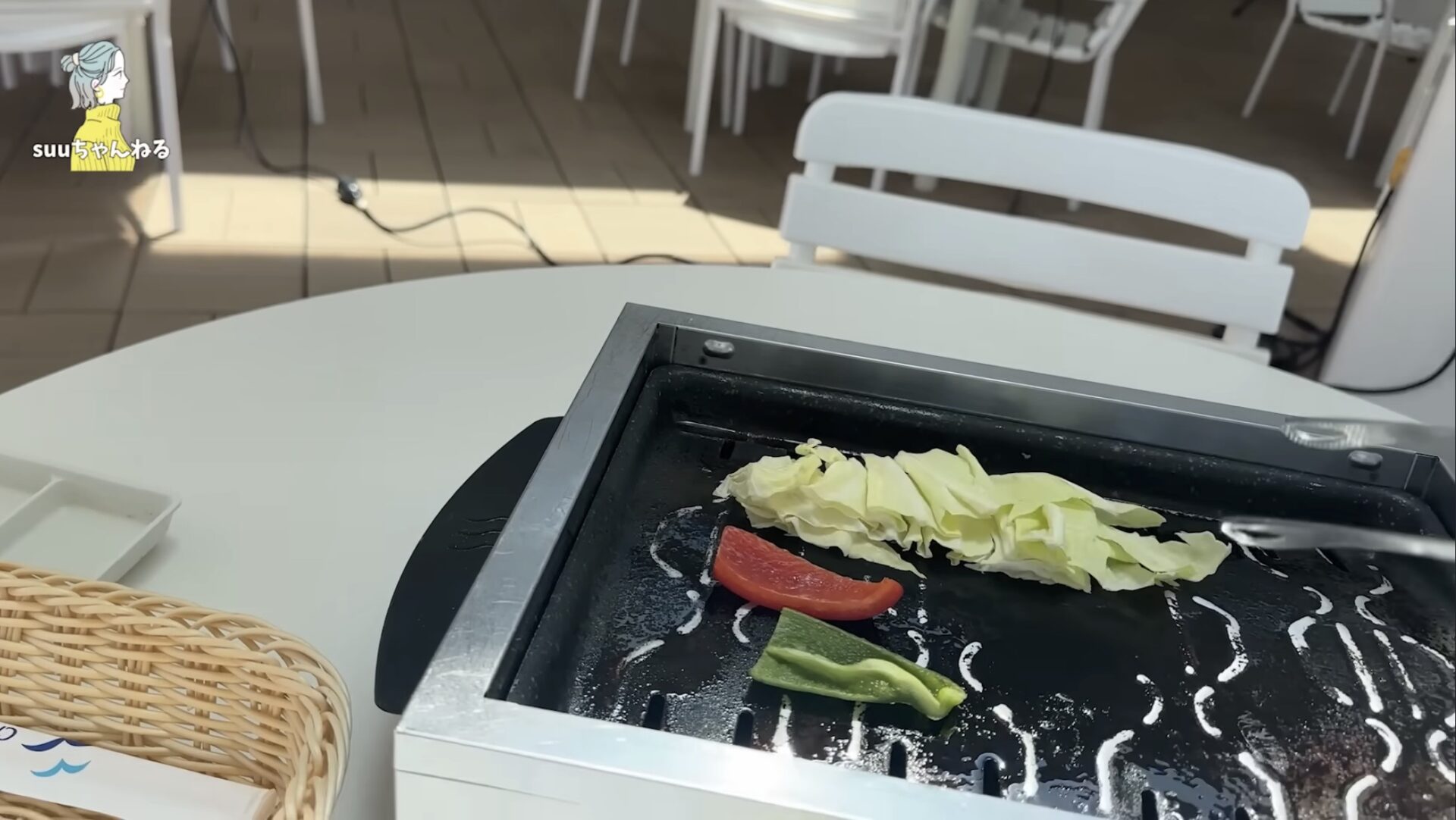 東京九州フェリーのBBQグリルで調理中