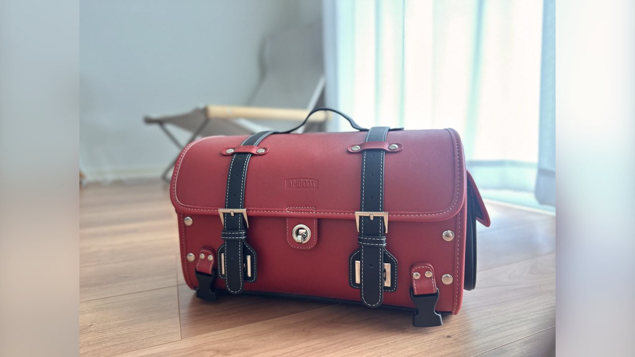 【AMBOOTシートバッグを1年使ったレビュー】クラシカルで可愛い11L のアイキャッチ画像